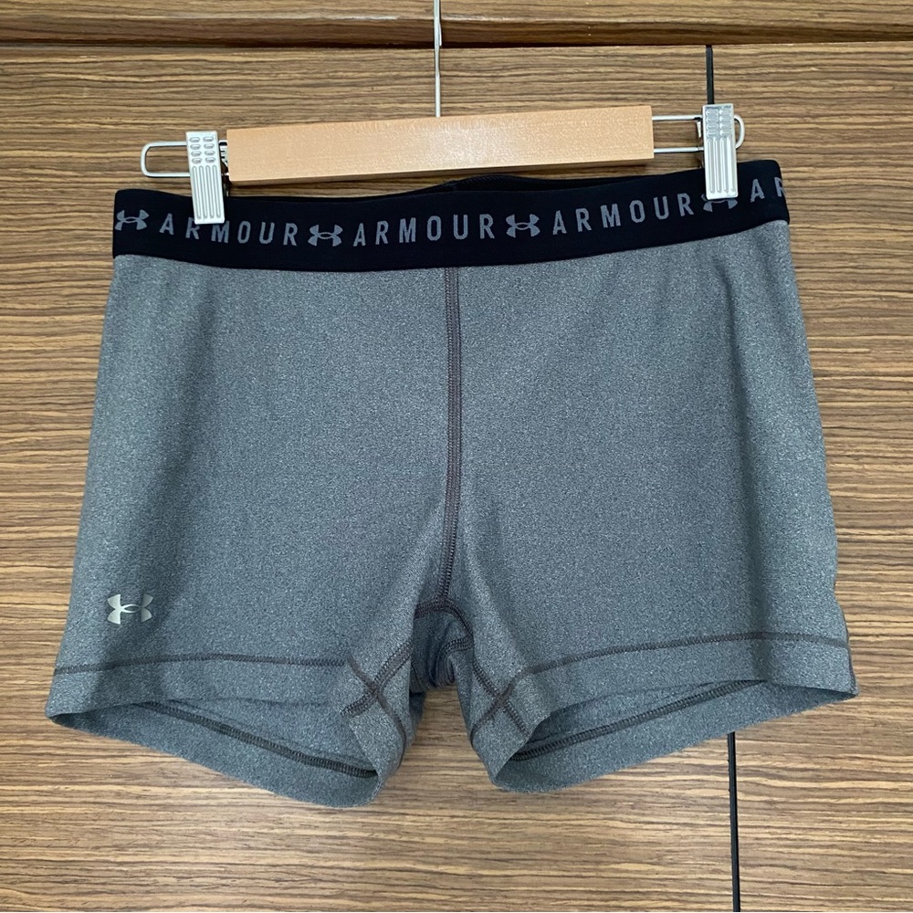 Under Armour Compression Shorts Size L